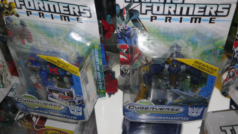 Illustration for article titled Don't Like Grimlock? Here are All the Transformers Hasbro Brought to San Diego